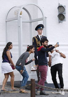 Читать: Зло в кармане / Как смартфоны разрушают нашу жизнь Зло в кармане / Как смартфоны разрушают нашу жизнь